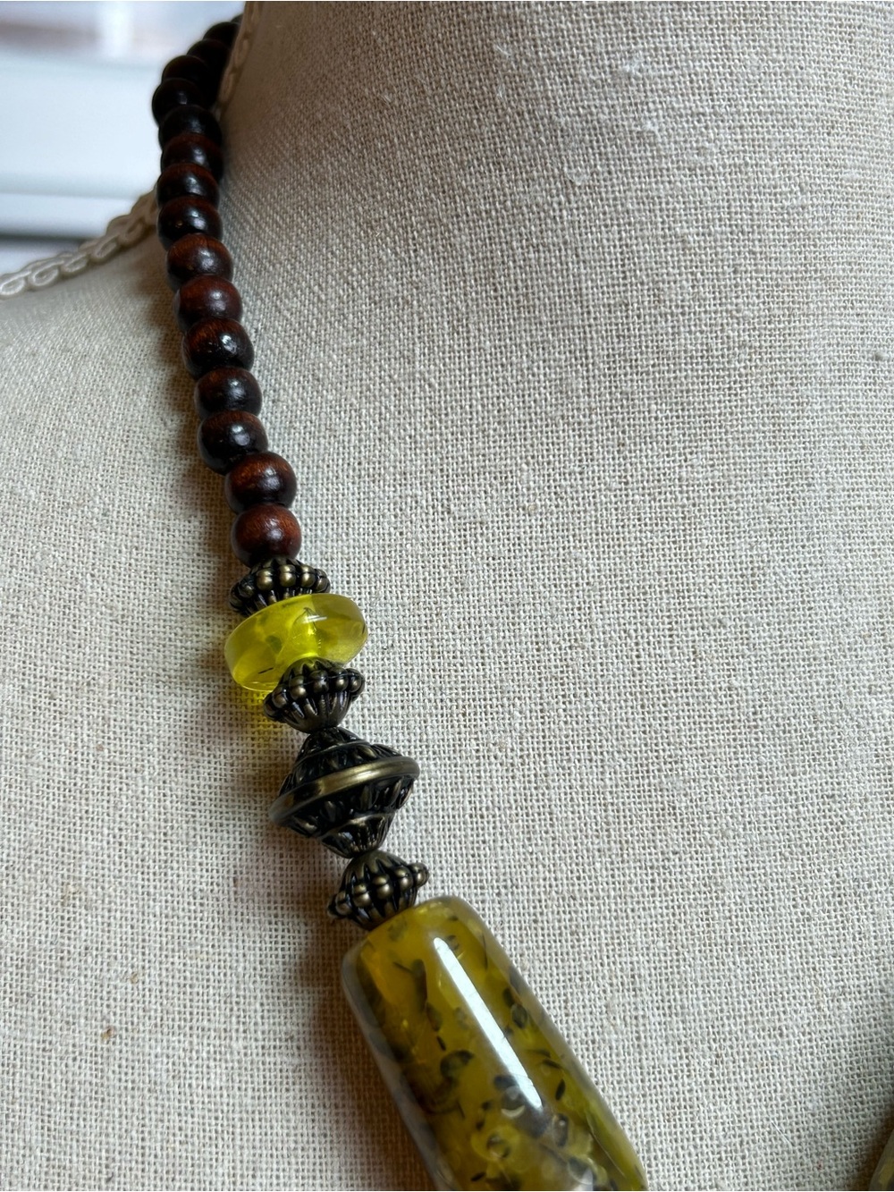 💝 2/20$ Bohemian Amber-Yellow/Green Resin & Wood Bead Necklace Earthy Hippie - Picture 4 of 6